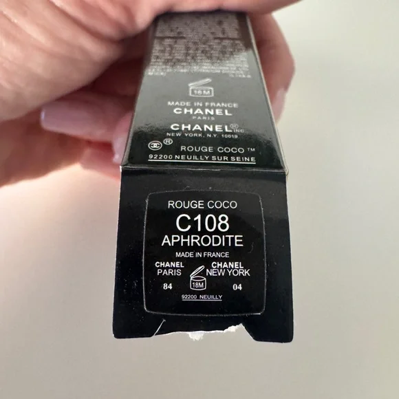Chanel Rouge Coco Lipstick - Black and White - Picture 2 of 5